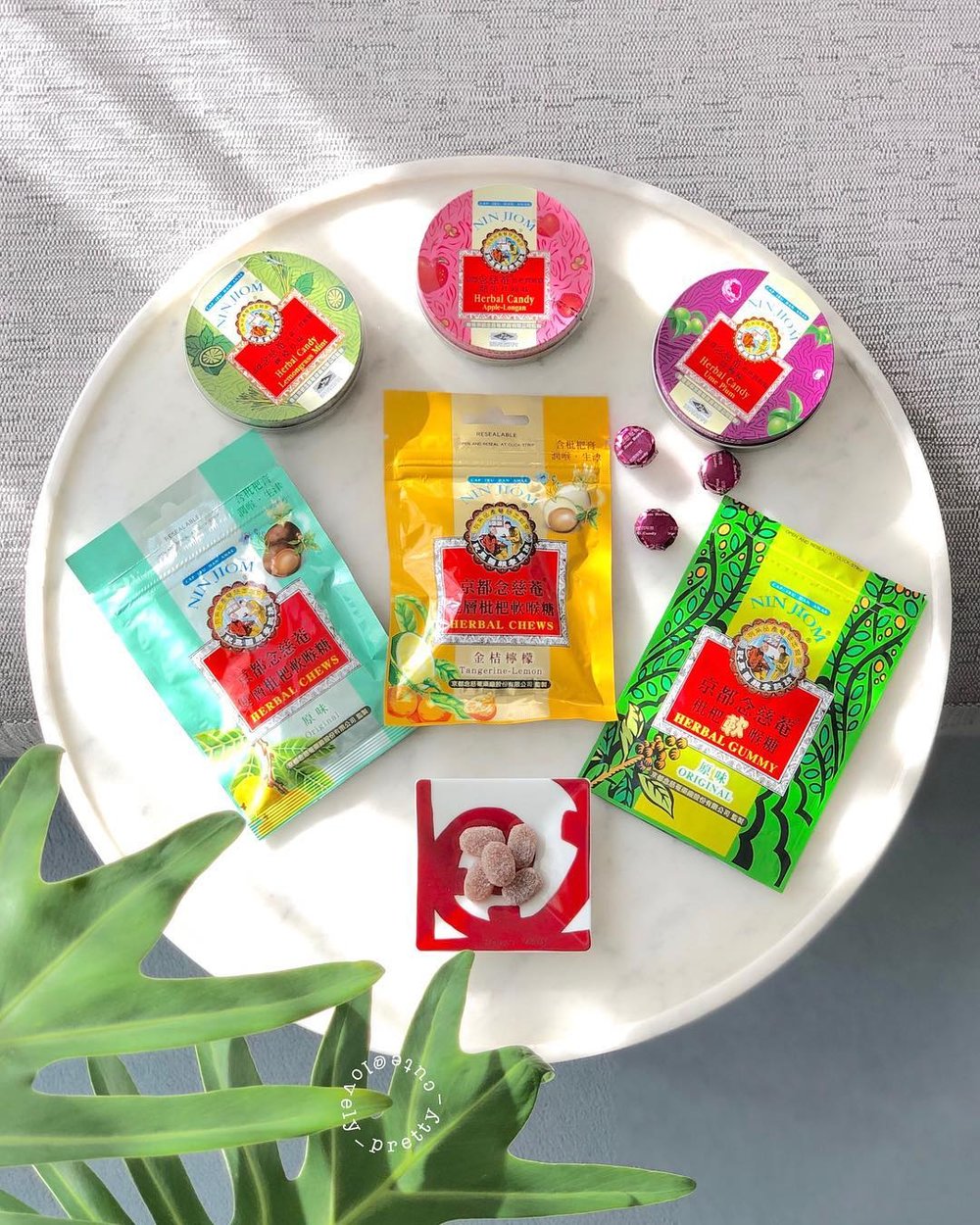 Hong Kong 香港 お土産  「京都念慈菴 / NIN JIOM」のハーブキャンディー