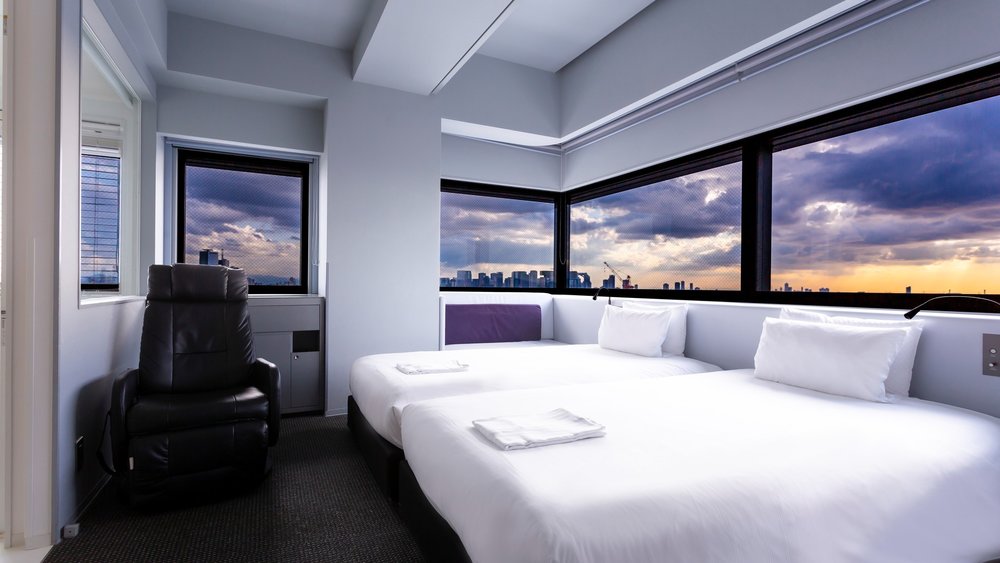 where to stay in osaka near train stations