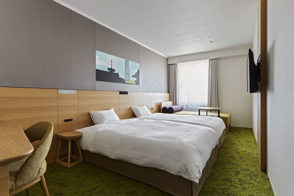 where to stay in osaka near train stations