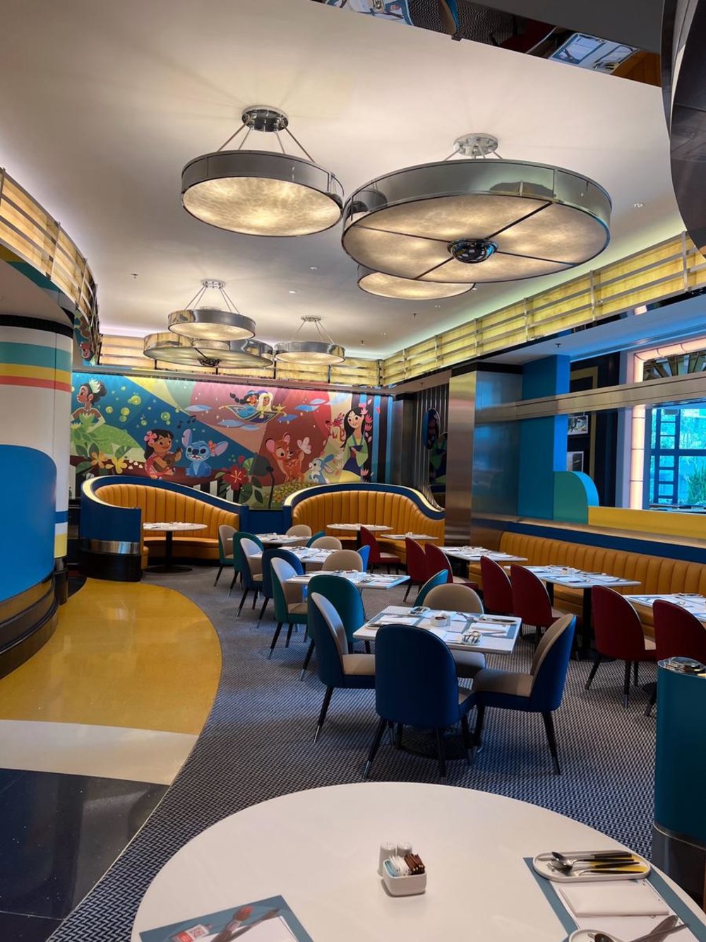 香港ディズニー レストラン パークダイニング インク&プレート(ディズニー・ハリウッド・ホテル)