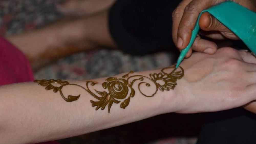 5. Henna painting