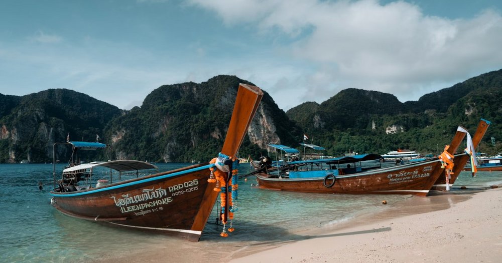 5. Visit the beautiful beaches of Phi Phi Island