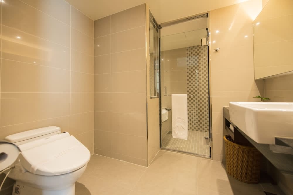 台中港酒店｜客房衛浴