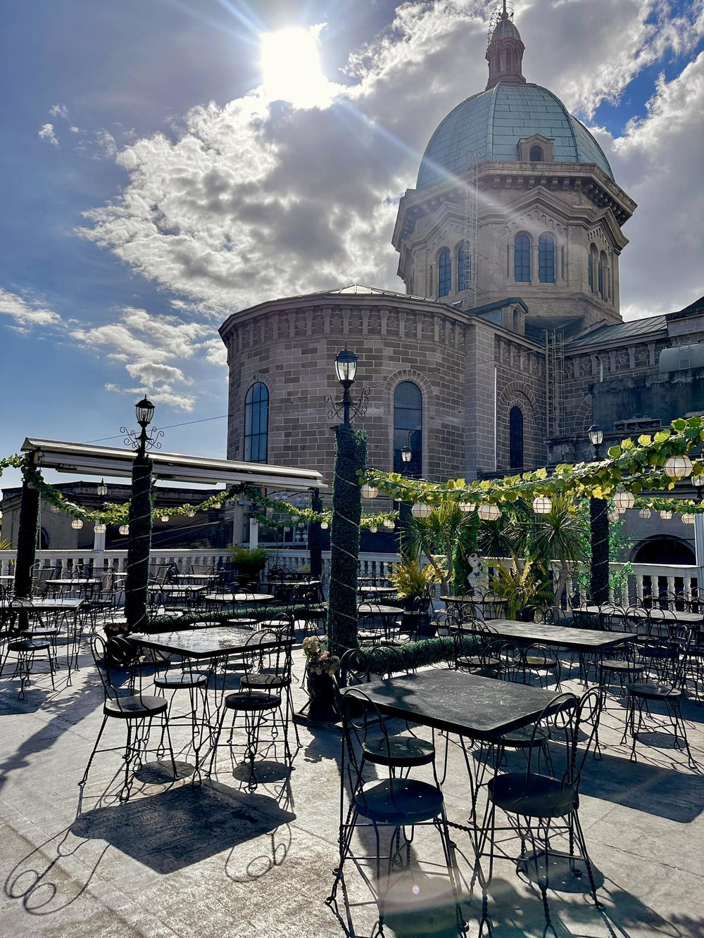 Restaurant in front of church