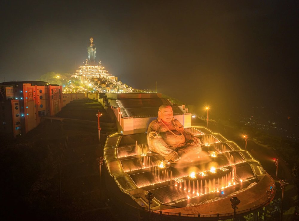 Buddha statue in Sun World Ba Den Mountain