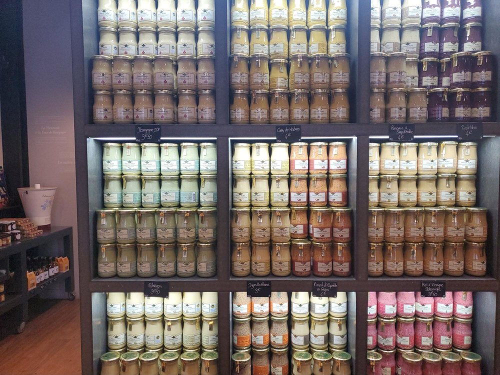 フランス・ディジョン観光ガイド|パリから鉄道で行くブルゴーニュの旅 Edmond Fallot店内