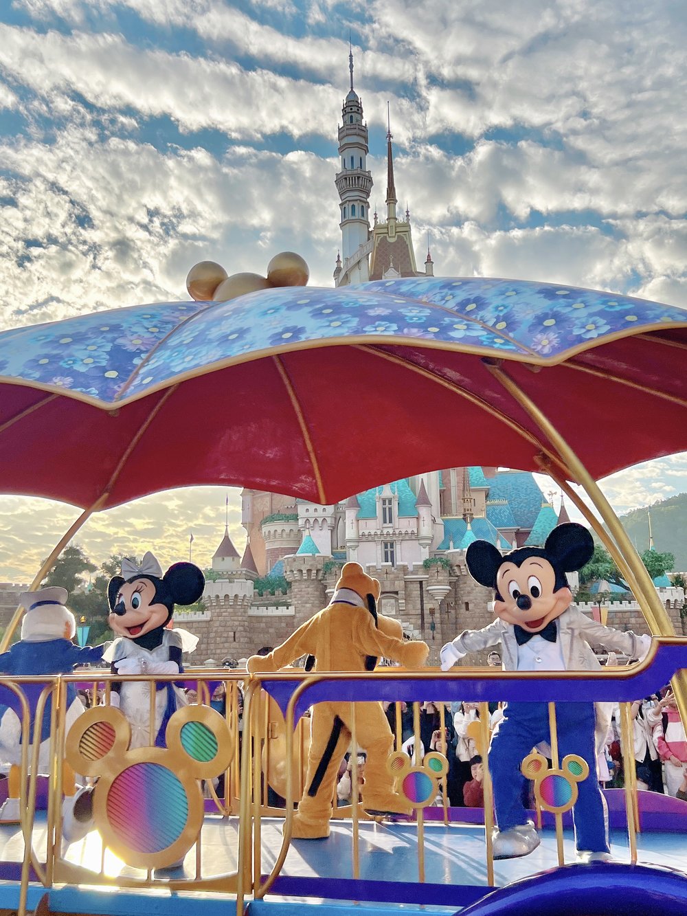 Hong Kong Disneyland Mickey & Friends Street Celebration