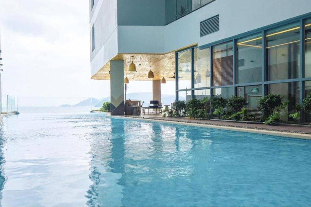 Hồ Bơi Ngoài Trời