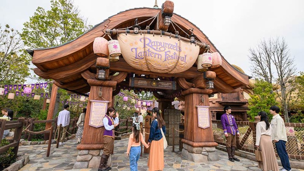 disney fantasy springs - rapunzel's lantern festival