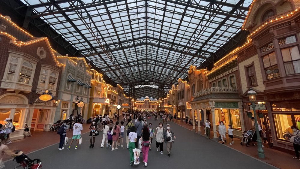 tokyo disney resort shops