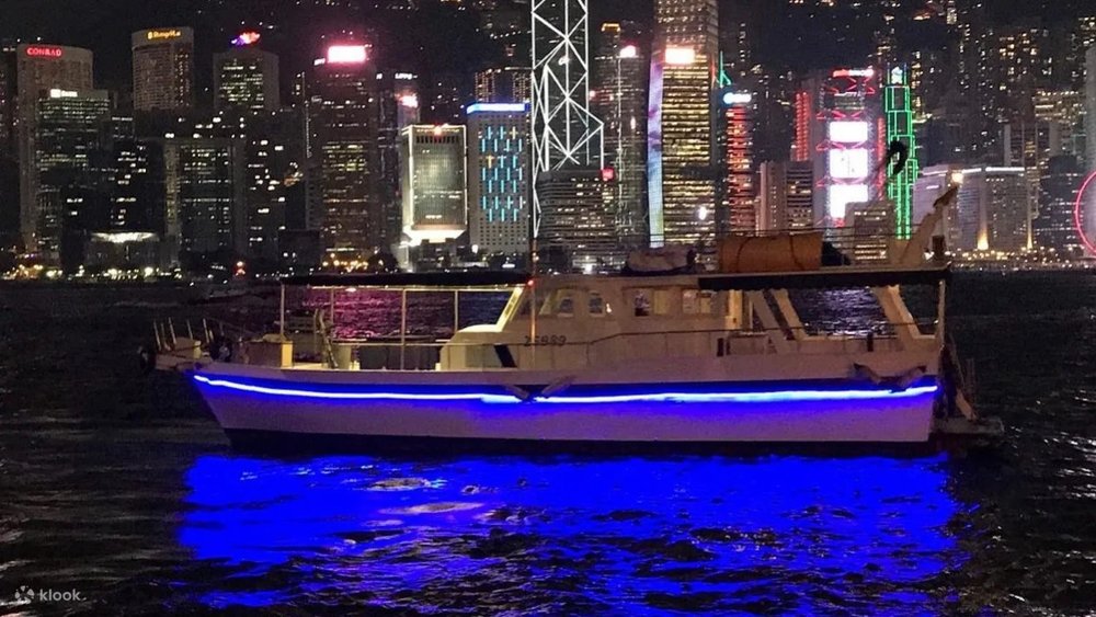 couples friendly things to do in hong kong night squid fishing