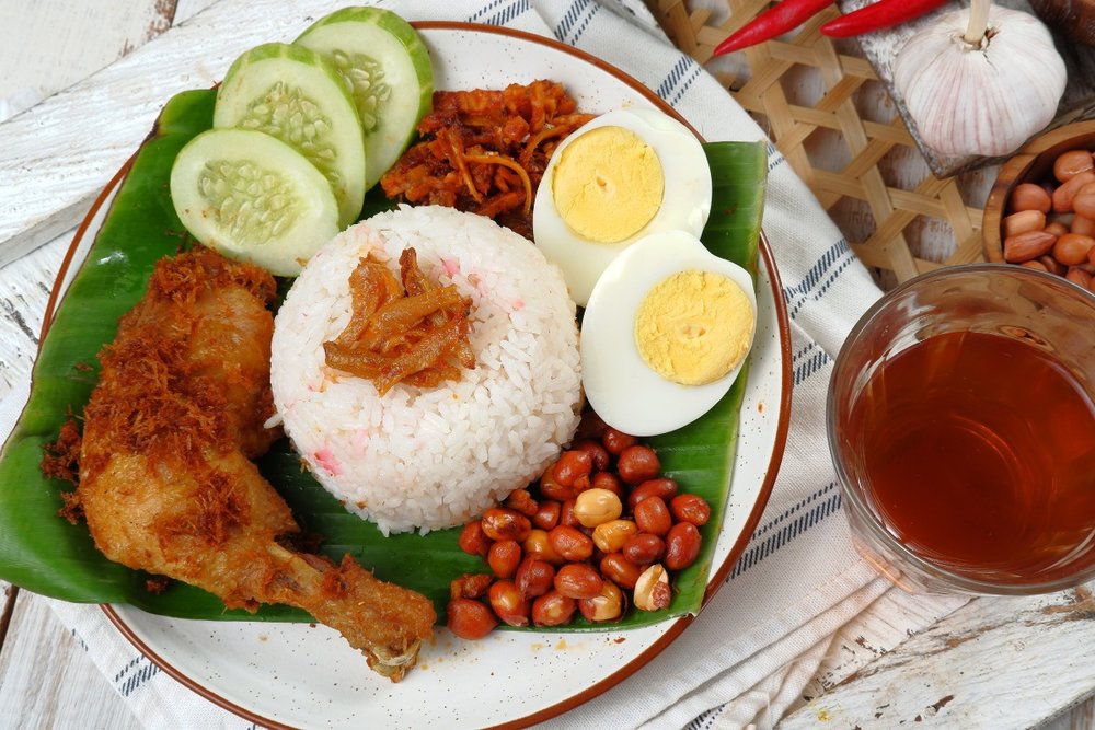 Nasi Lemak - Cơm Dừa Malaysia Trứ Danh Bốn Bể