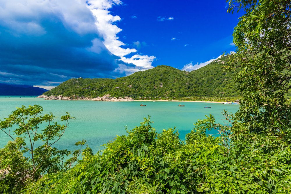 Chơi Gì Ở Ninh Vân Bay? Trải Nghiệm Các Hoạt Động Đầy Hứng Khởi