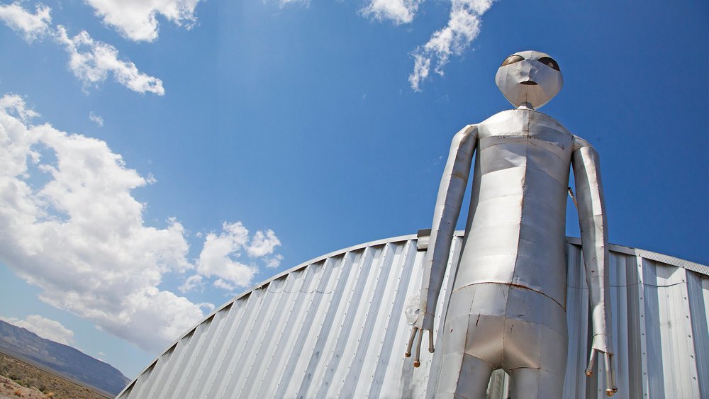 large alien statue in nevada