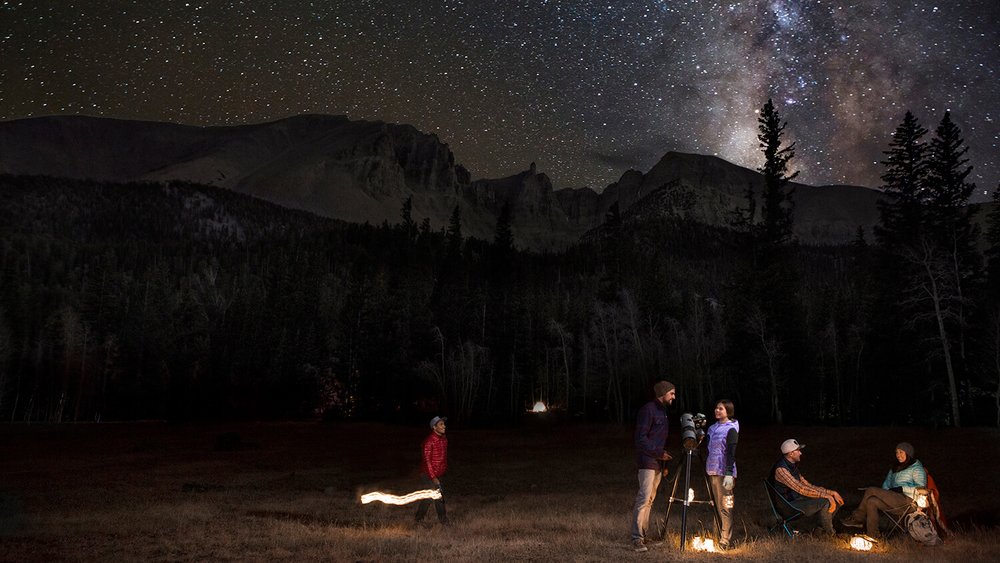 people stargazing at wheeler peak