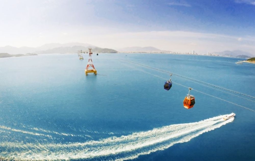 Trải Nghiệm Cáp Treo Vượt Biển Đầu Tiên Ở Bắc Trung Bộ