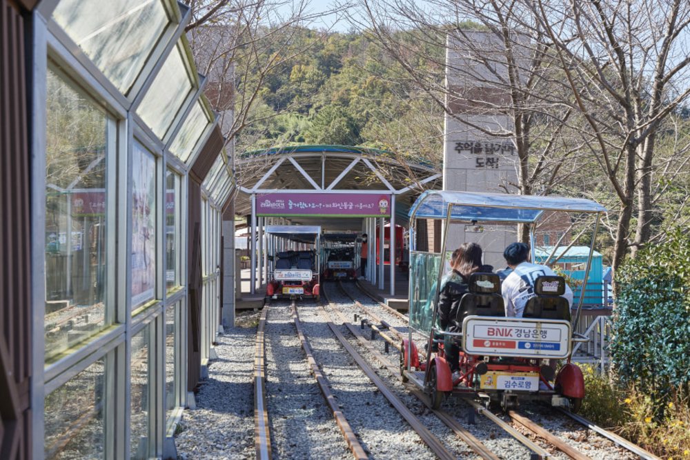 金海機場周邊景點#4 金海洛東江鐵路自行車