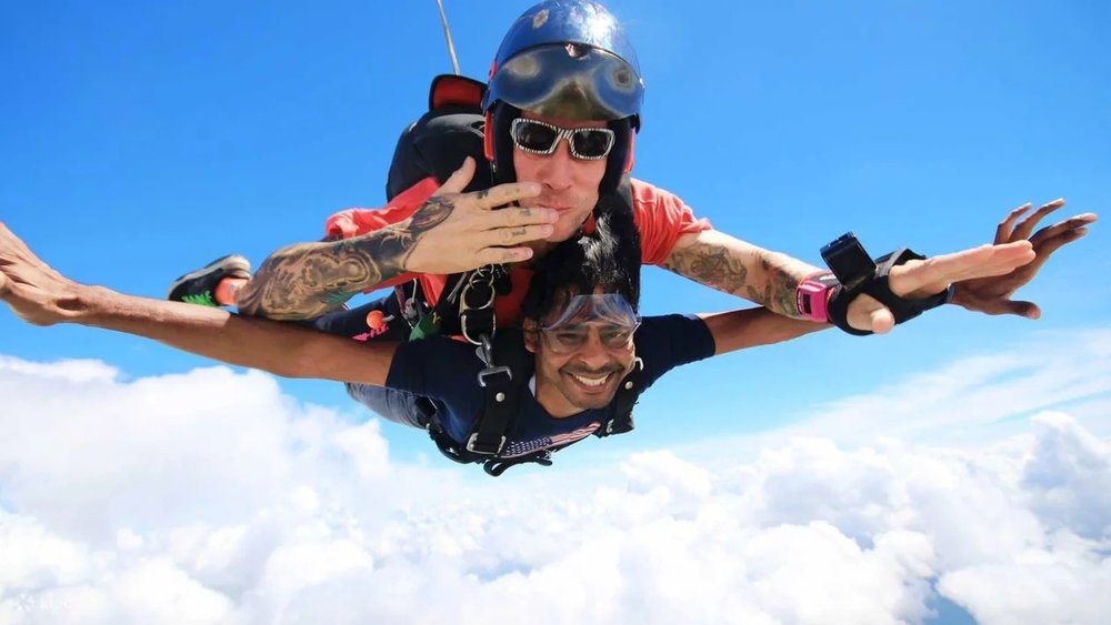 芭達雅自由行體驗 雙人高空跳傘體驗