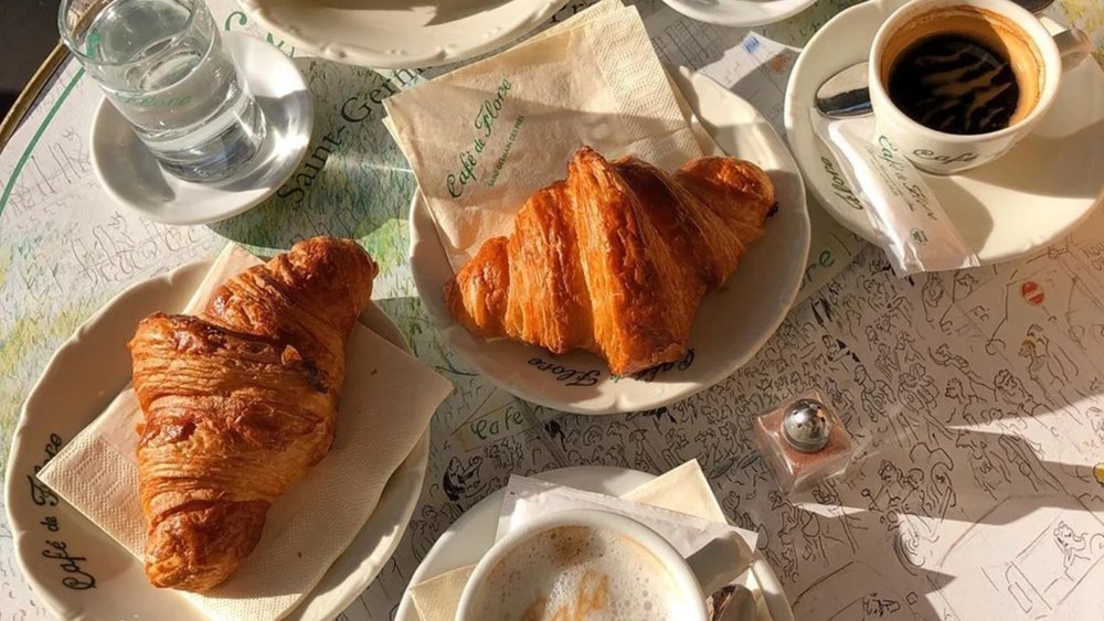 emily in paris filming location cafe de flore