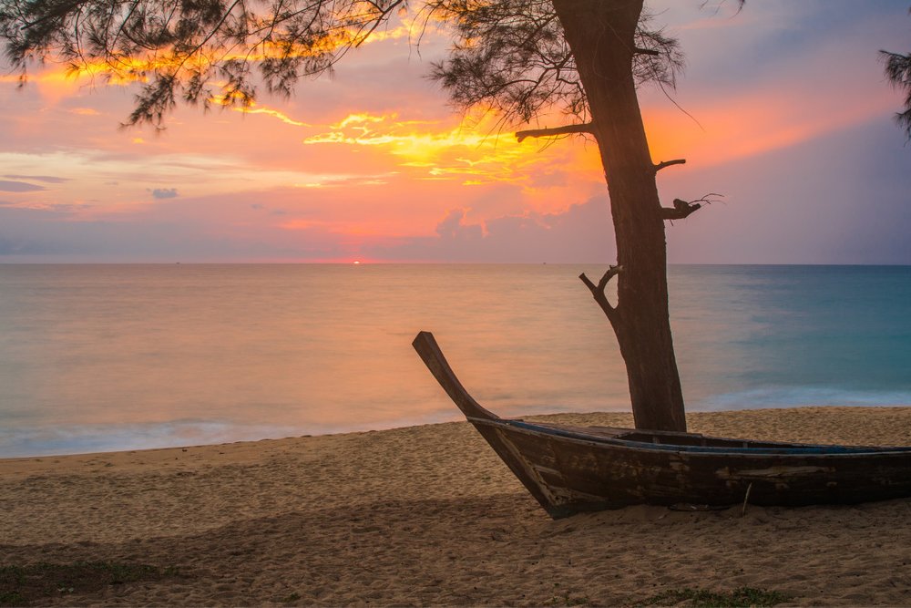 Ngắm Hoàng Hôn Trên Biển Phuket