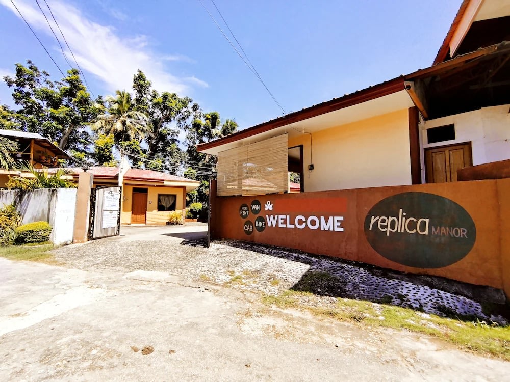 Replica Manor Facade