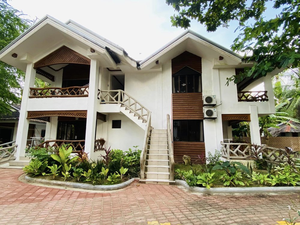 Colored white house/accomodation