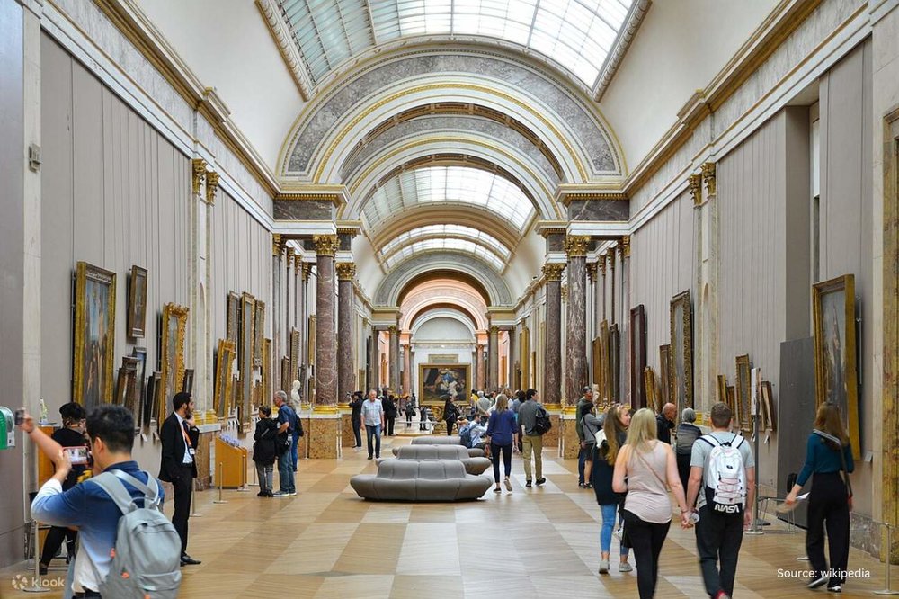 Bảo Tàng Louvre Nổi Tiếng Với Bức Tranh Mona Lisa