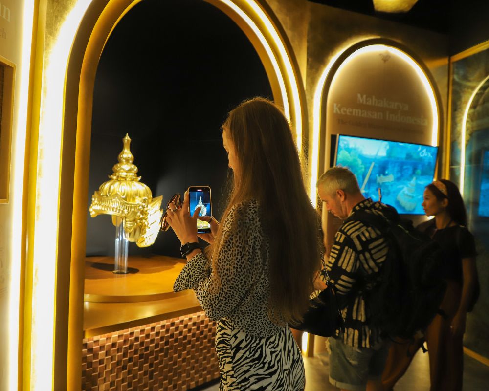 uluwatu beach - inside garuda wisnu kencana cultural park