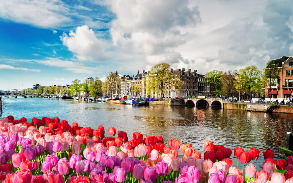 du-lich-chau-au-theo-mua