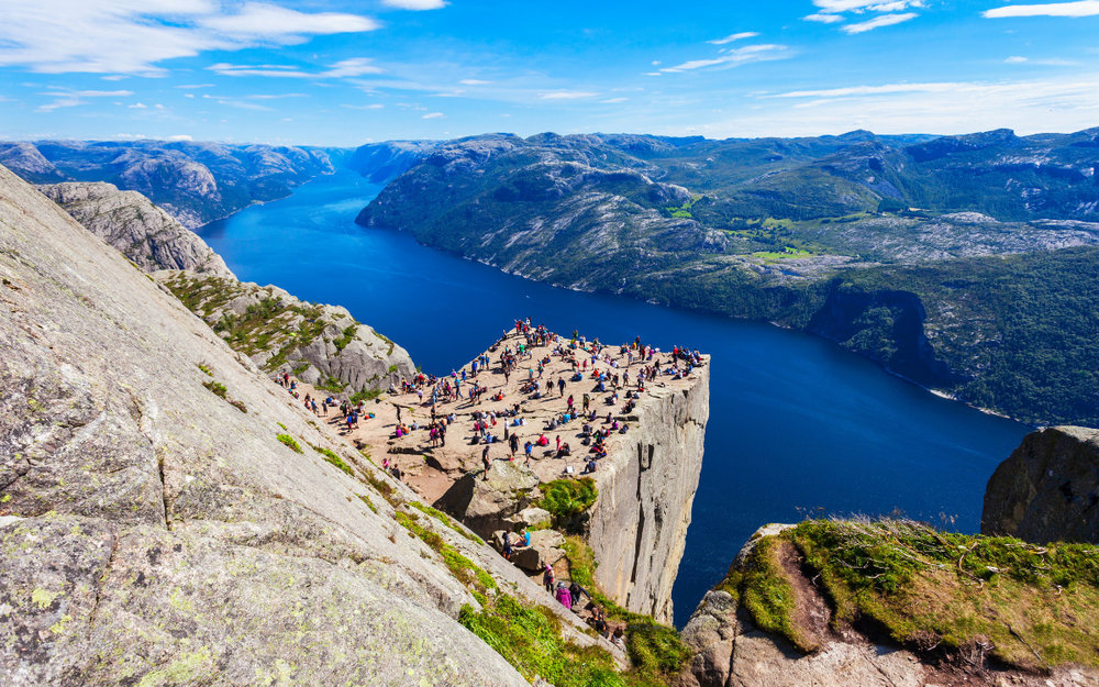 du-lich-chau-au-theo-mua