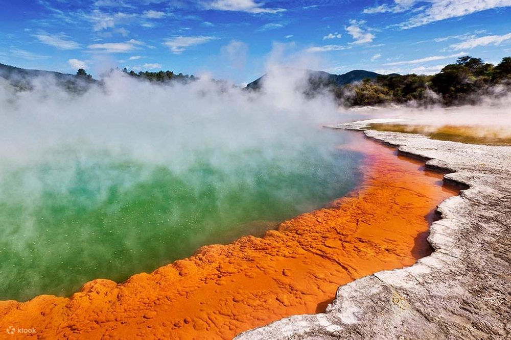 New Zealand North Island Road Trip Itinerary - Rotorua Wai-O-Tapu Thermal Wonderland Champagne Pool