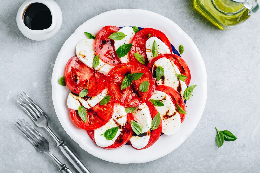 Salad Cà Chua Mozzarella Caprese