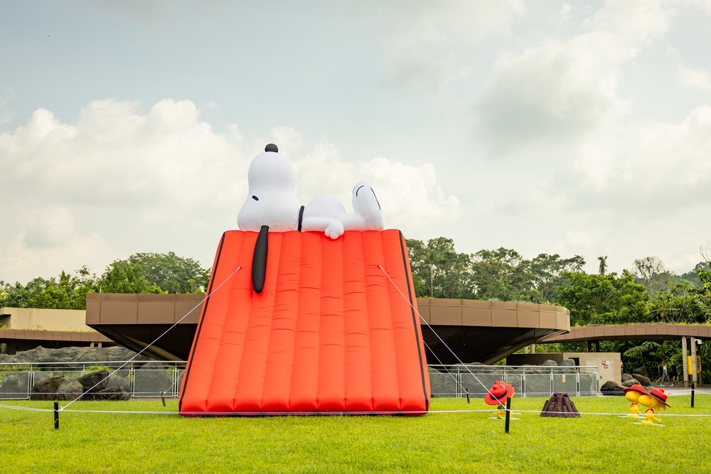 Singapore Mandai Wildlife Reserve Festive Wilderland - Snoopy Red House