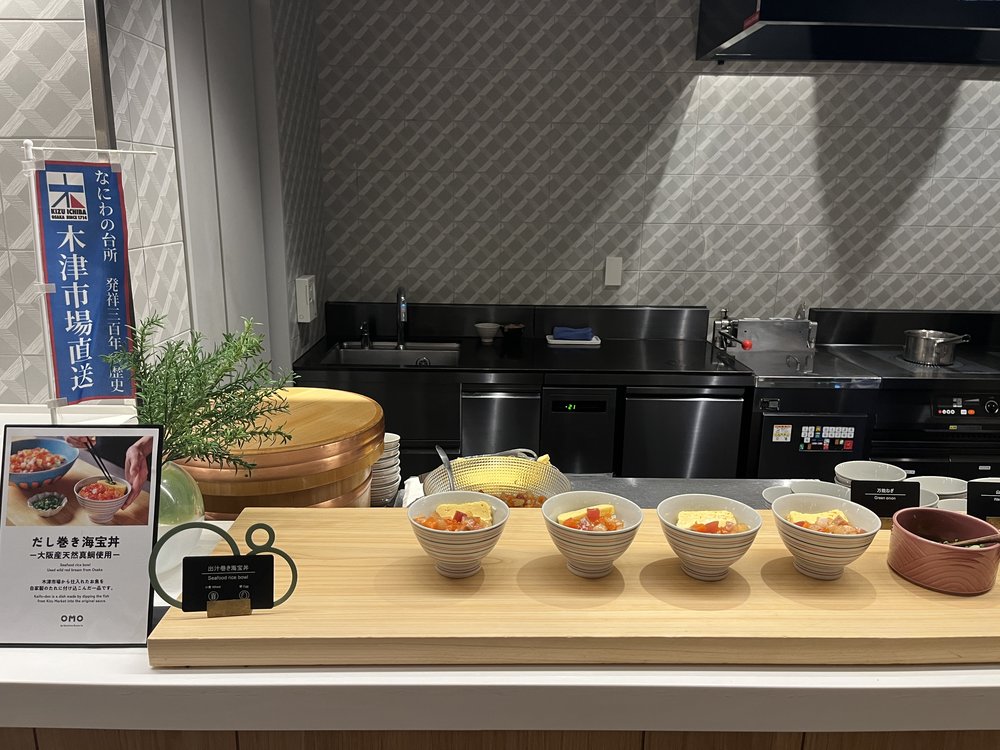 omo7大阪 早餐生魚片丼飯