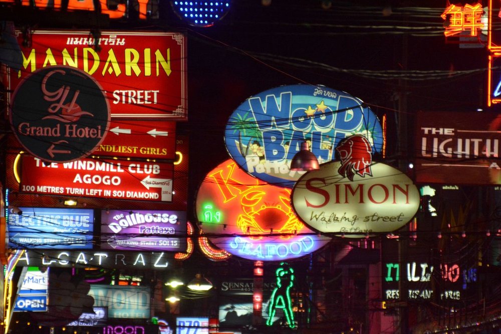 Dạo Phố Đi Bộ Pattaya Walking Street