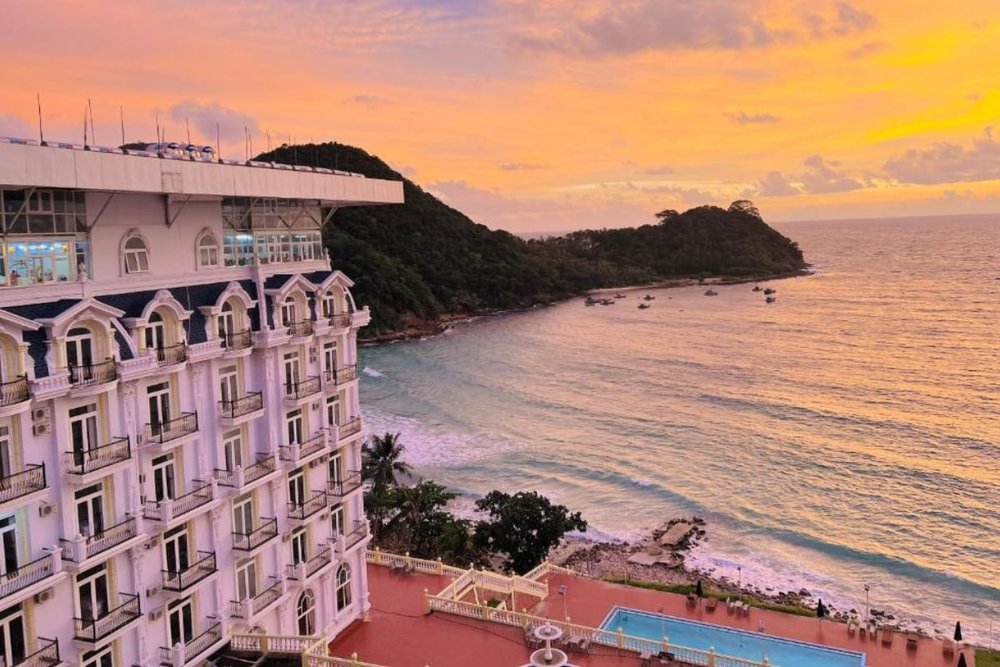 Nghỉ Ngơi Đầy Tiện Nghi Tại Nam Du Palace