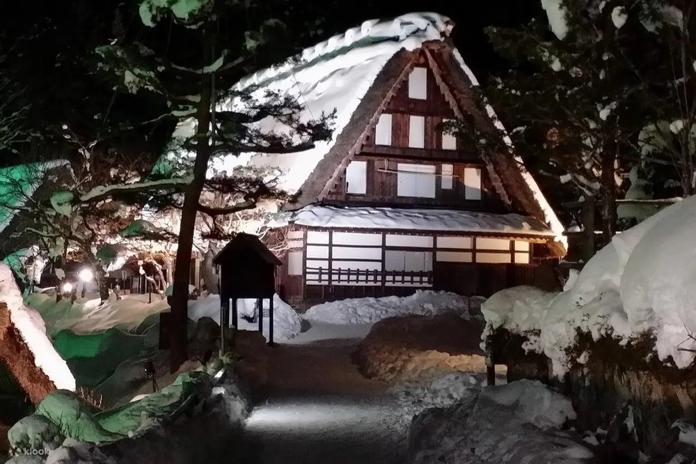 SG Japan Winter Activities: Shirakawa-go light up