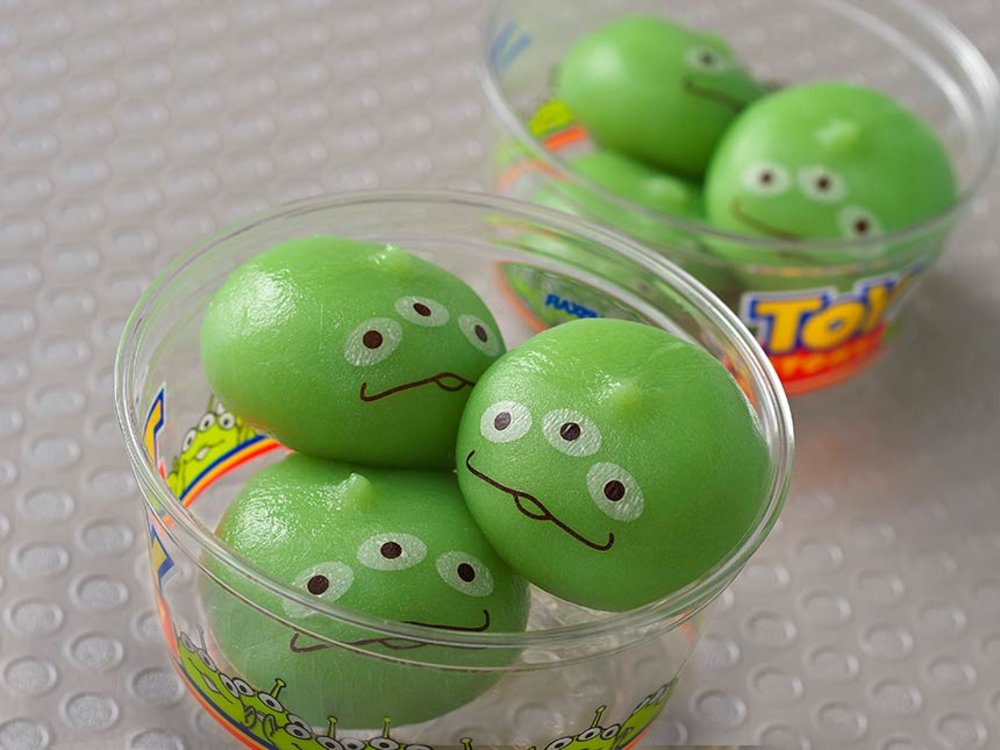 東京迪士尼必吃美食 #3 三眼怪麻糬