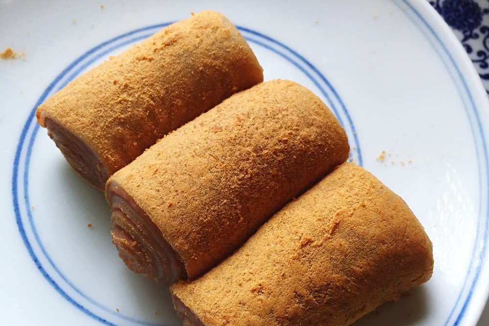 Bánh Cuộn Lừa Nhân Đậu Đỏ