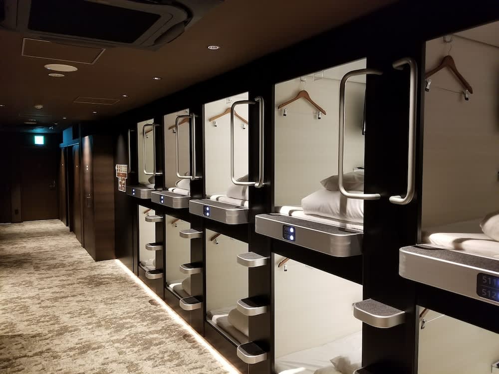 capsule hotels tokyo