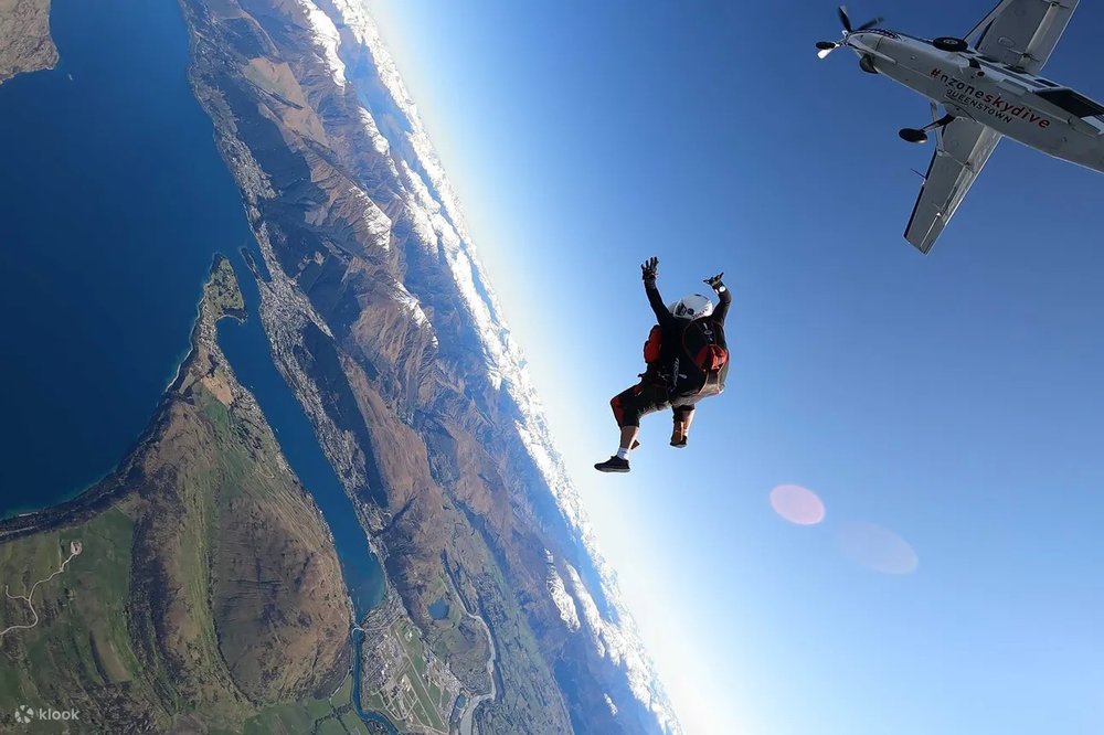 皇后鎮高空跳傘