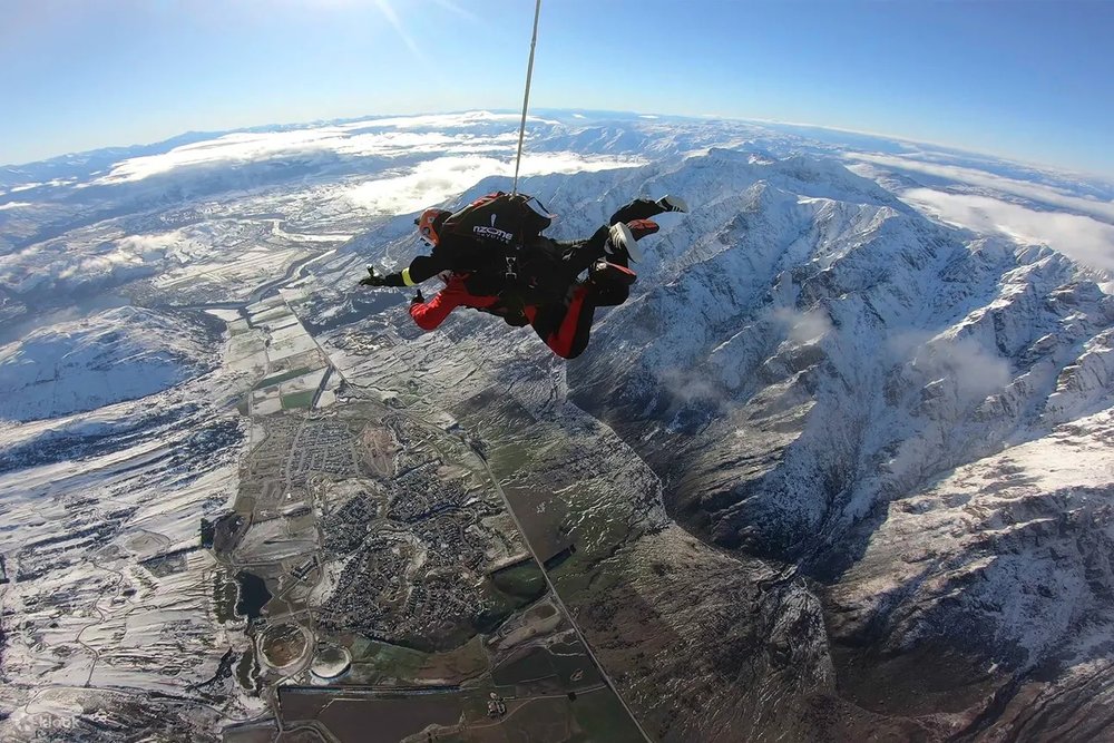 皇后鎮高空跳傘