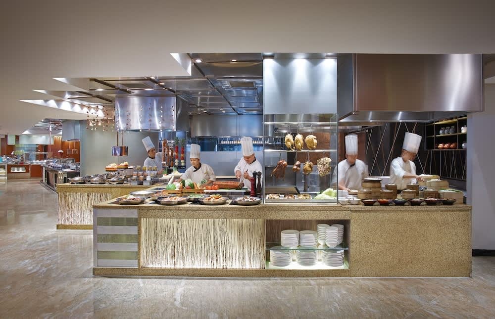 Makati Shangri-La, Manila