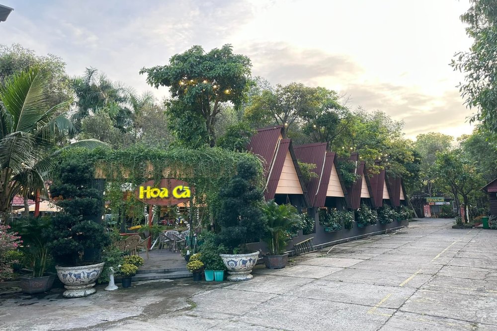 Làng cá sấu Sài Gòn - Hoa Cà Farm 