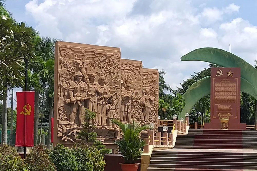 Khu tưởng niệm Vườn Cau 