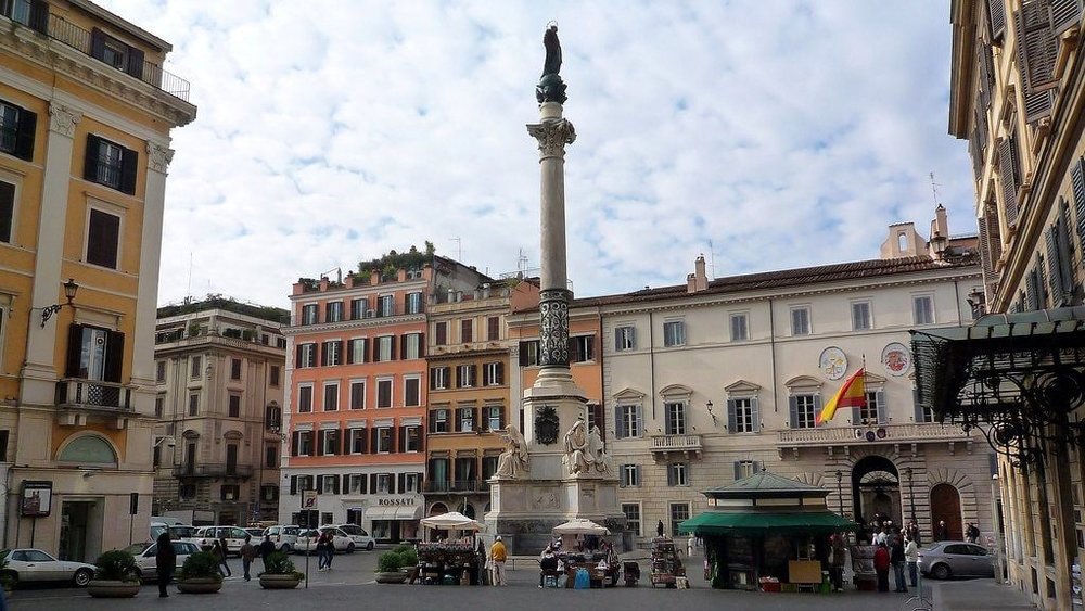 Piazza Mignanelli (Source: Romeguide)