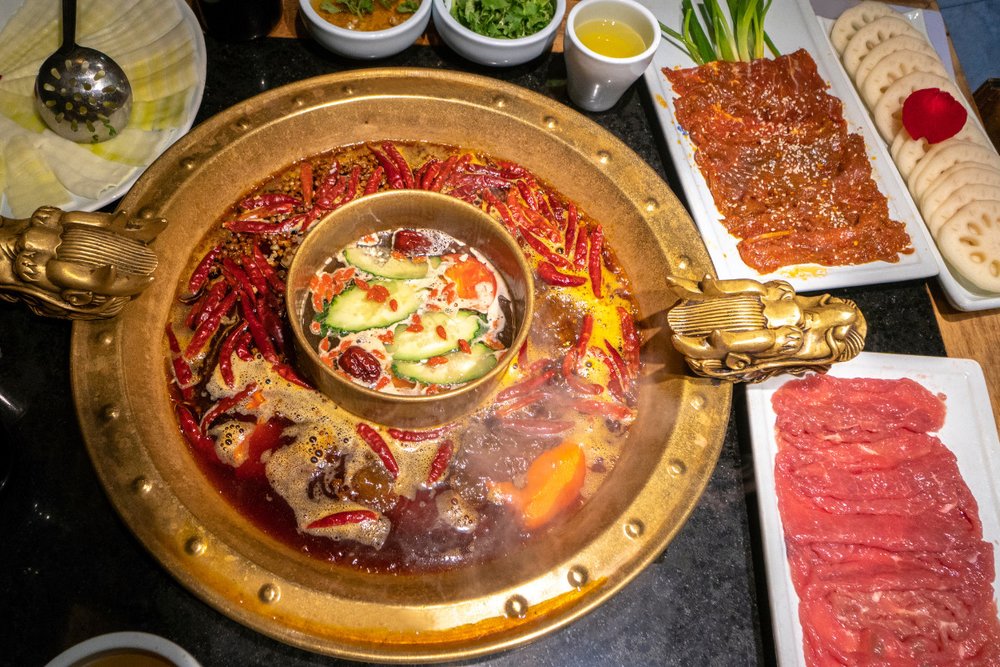 Lẩu Tứ Xuyên Cay Tê - Món Ăn Đặc Sản Phải Thử