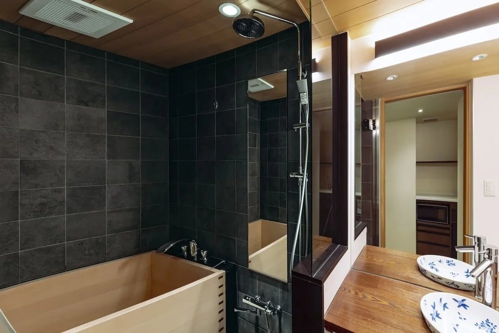 Japanese cypress bathtub in Rinn Gion Hanatouro rooms