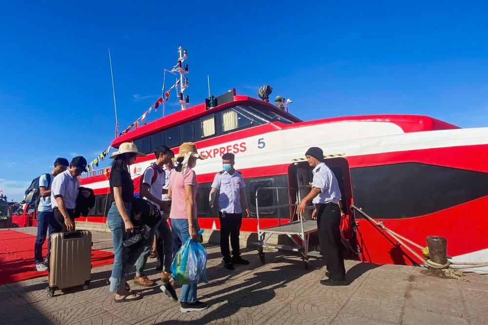 Hướng Dẫn Chi Tiết Cách Đặt Vé Tàu Đi Phú Quốc