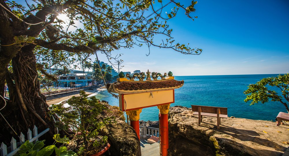 Hòa mình vào Lễ hội Dinh Cậu